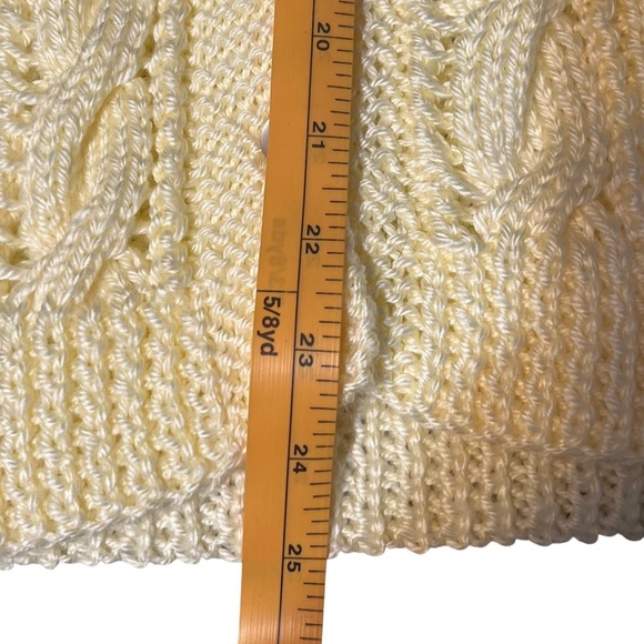 Hand Knit Cream Cable Cardigan Made By Grandma Size Medium Soft Fisherman’s Knit - Picture 4 of 7